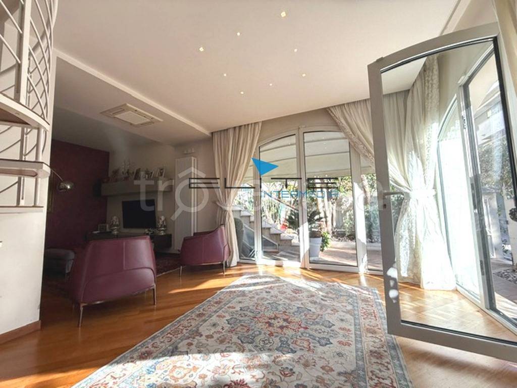 casa indipendente in vendita a Montesilvano