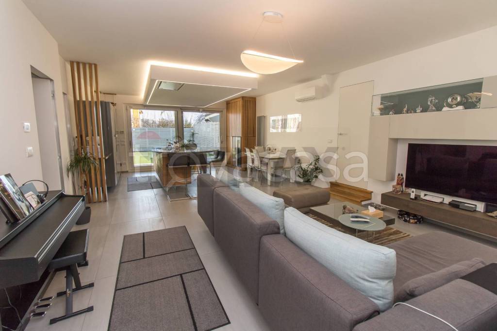 casa indipendente in vendita a Montesilvano in zona Montesilvano Colle