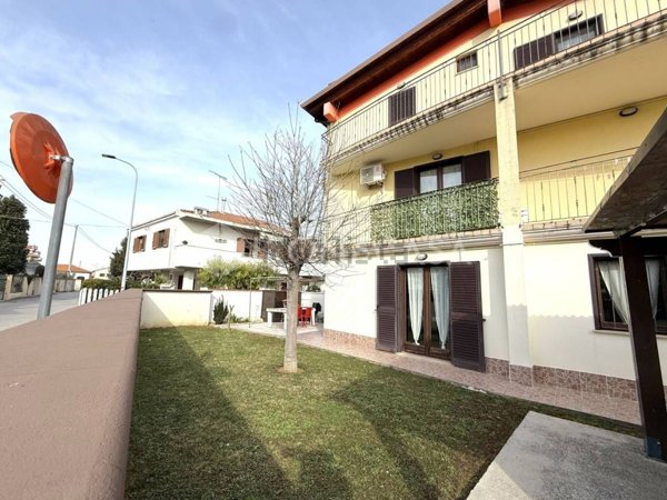 casa indipendente in vendita a Montesilvano