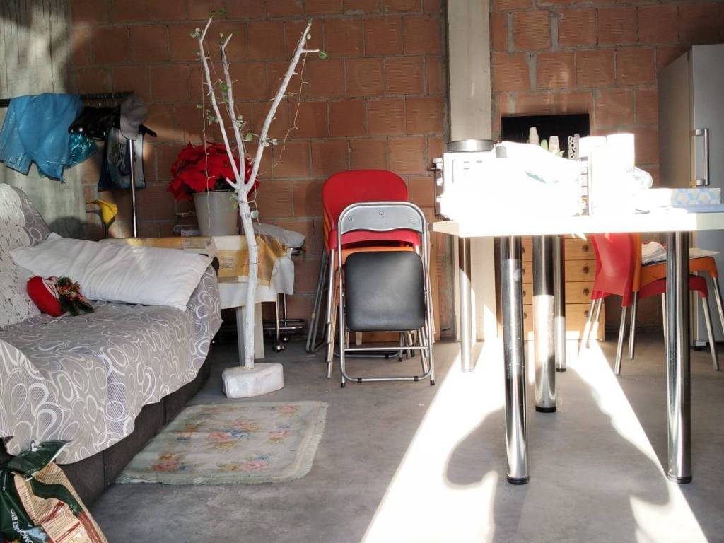 locale commerciale in vendita a Montesilvano in zona Villa Carmine