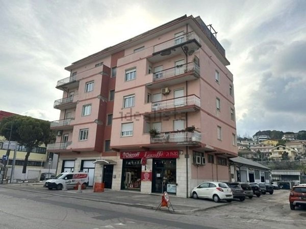 locale commerciale in vendita a Montesilvano