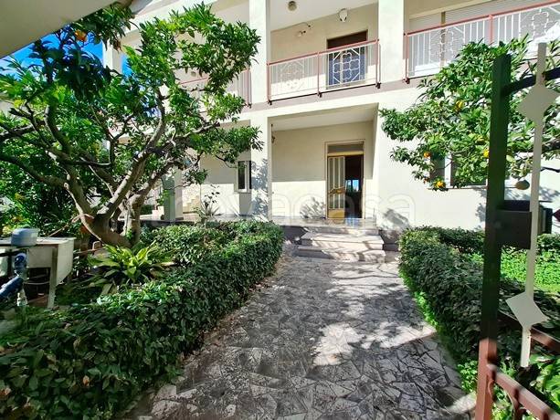 casa indipendente in vendita a Montesilvano