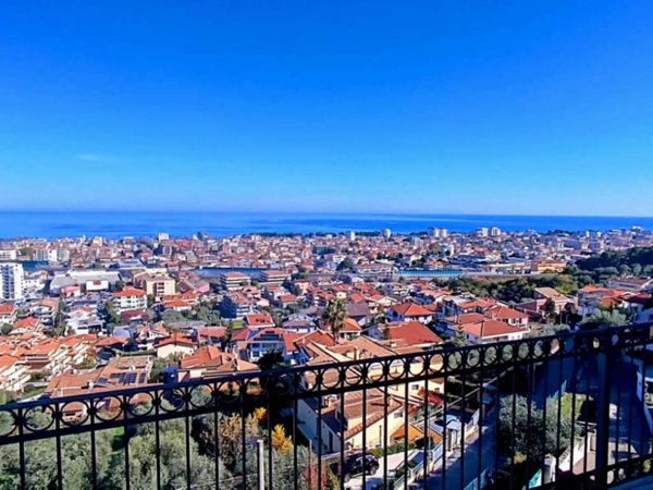 casa indipendente in vendita a Montesilvano