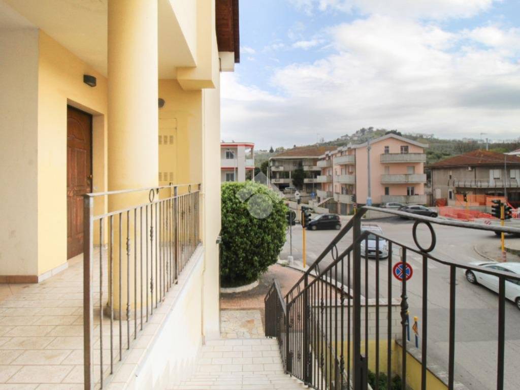 appartamento in vendita a Montesilvano in zona Villa Carmine
