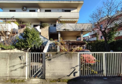 casa indipendente in vendita a Montesilvano