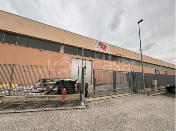 locale commerciale in vendita a Montesilvano