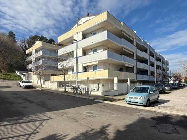 appartamento in vendita a Montesilvano in zona Montesilvano Colle