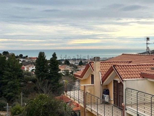 appartamento in vendita a Montesilvano in zona Montesilvano Colle