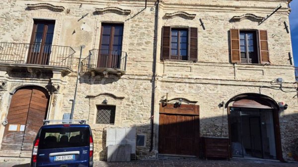 negozio in vendita a Montesilvano in zona Montesilvano Colle