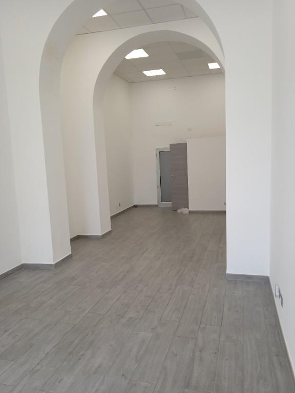 locale commerciale in vendita a Montesilvano in zona Montesilvano Colle