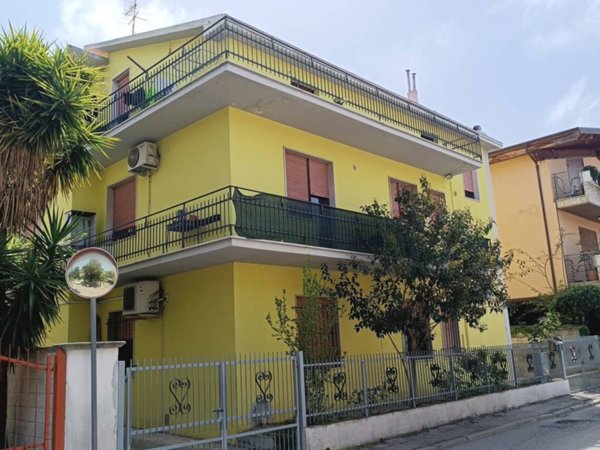 casa indipendente in vendita a Montesilvano