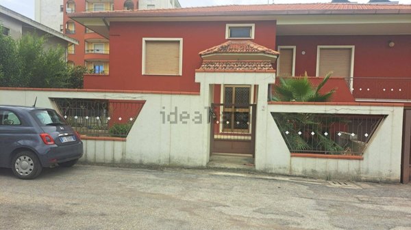 casa indipendente in vendita a Montesilvano