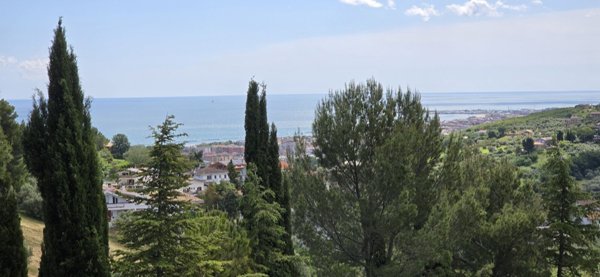 casa indipendente in vendita a Montesilvano