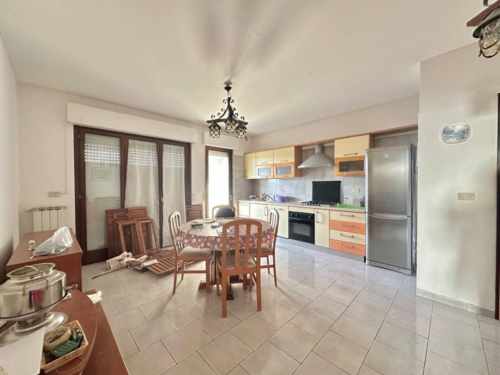 appartamento in vendita a Montesilvano in zona Villa Carmine