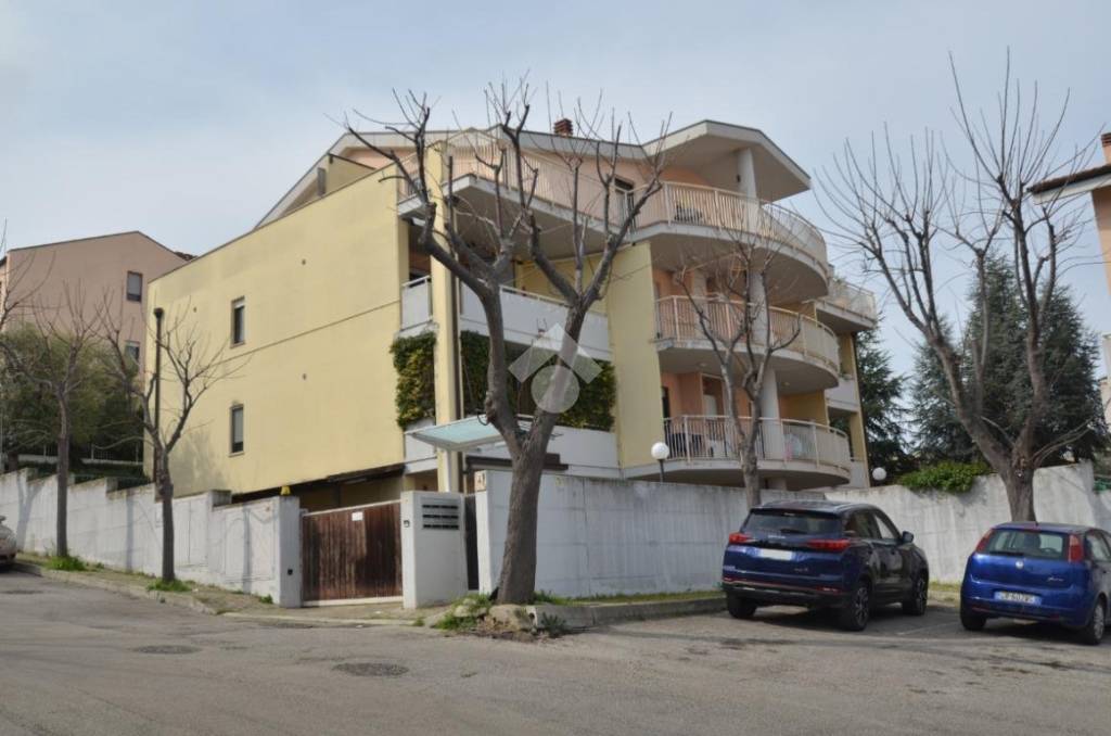 appartamento in vendita a Montesilvano in zona Montesilvano Colle