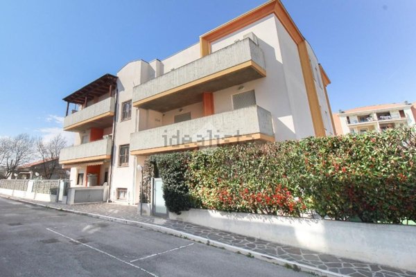 appartamento in vendita a Montesilvano in zona Villa Carmine