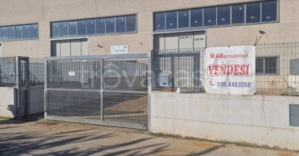 locale commerciale in vendita a Montesilvano