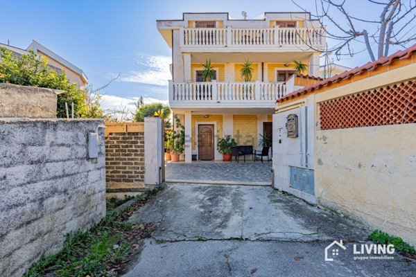 casa indipendente in vendita a Montesilvano in zona Trave