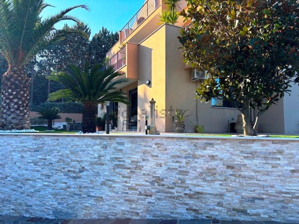 casa indipendente in vendita a Montesilvano in zona Montesilvano Colle