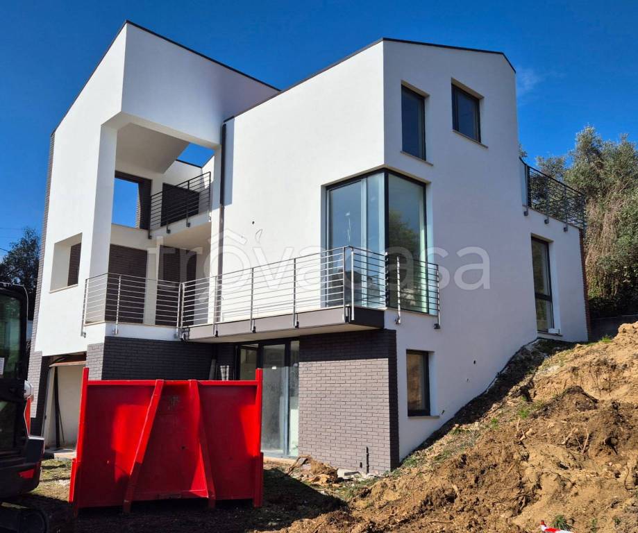 casa indipendente in vendita a Montesilvano in zona Montesilvano Colle