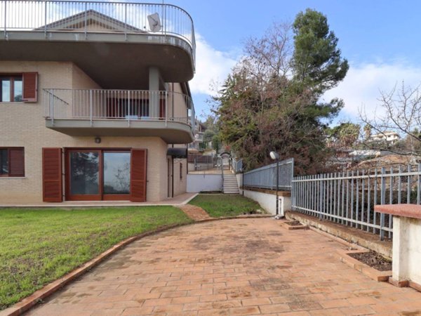 casa indipendente in vendita a Montesilvano in zona Montesilvano Colle