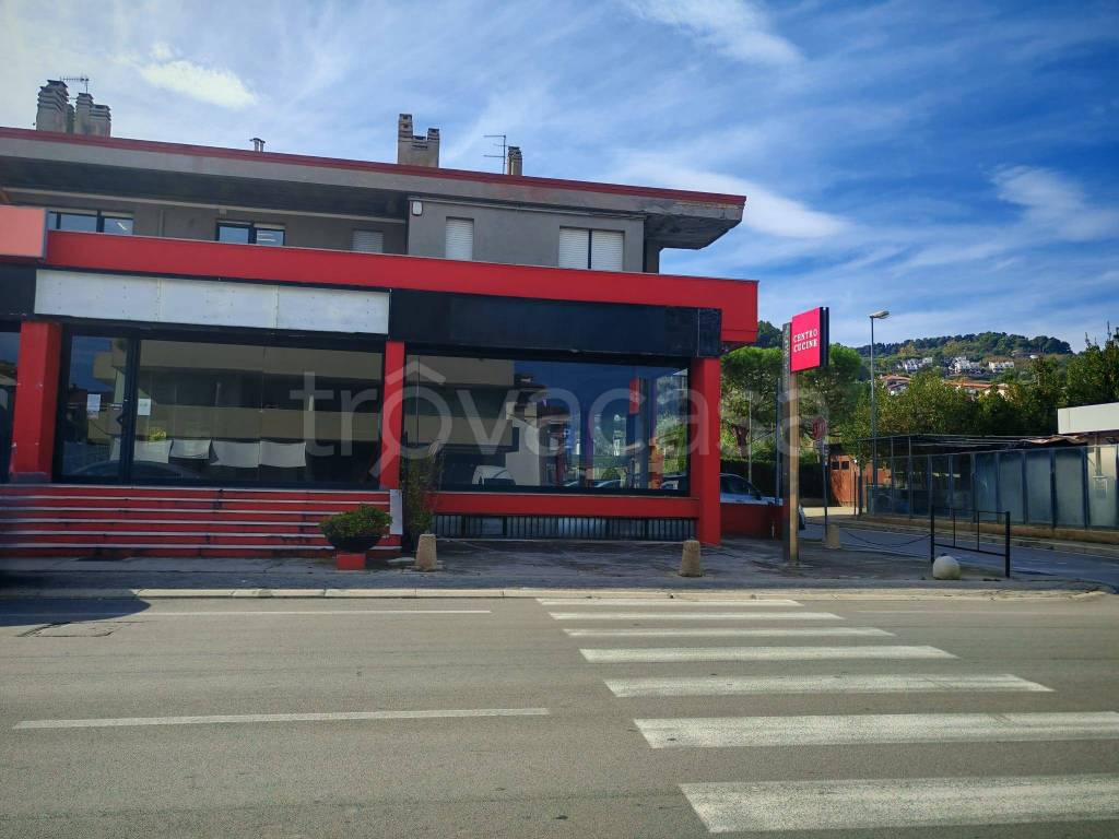 negozio in vendita a Montesilvano