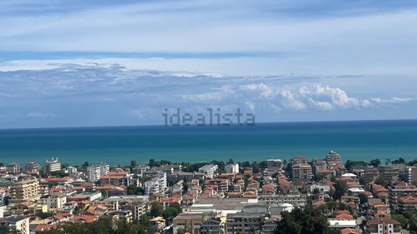 casa indipendente in vendita a Montesilvano