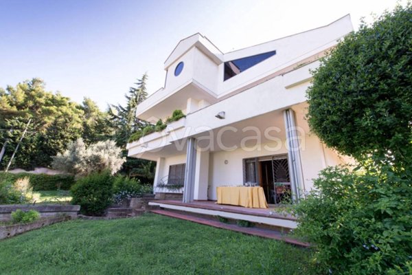 casa indipendente in vendita a Montesilvano in zona Montesilvano Colle