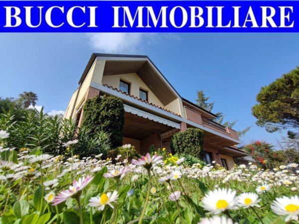 casa indipendente in vendita a Montesilvano in zona Montesilvano Colle