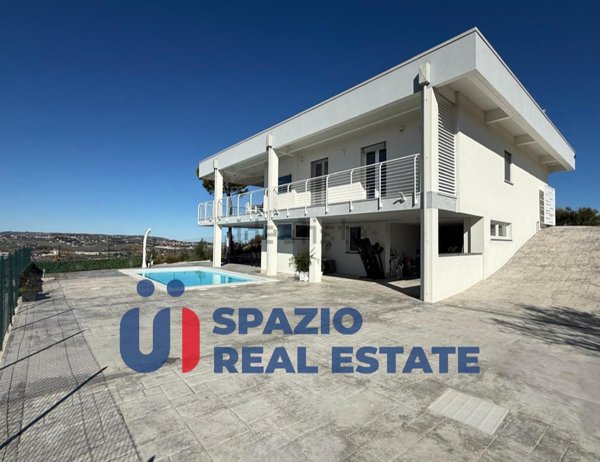 casa indipendente in vendita a Montesilvano in zona Montesilvano Colle