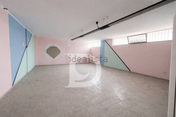 locale commerciale in vendita a Montesilvano