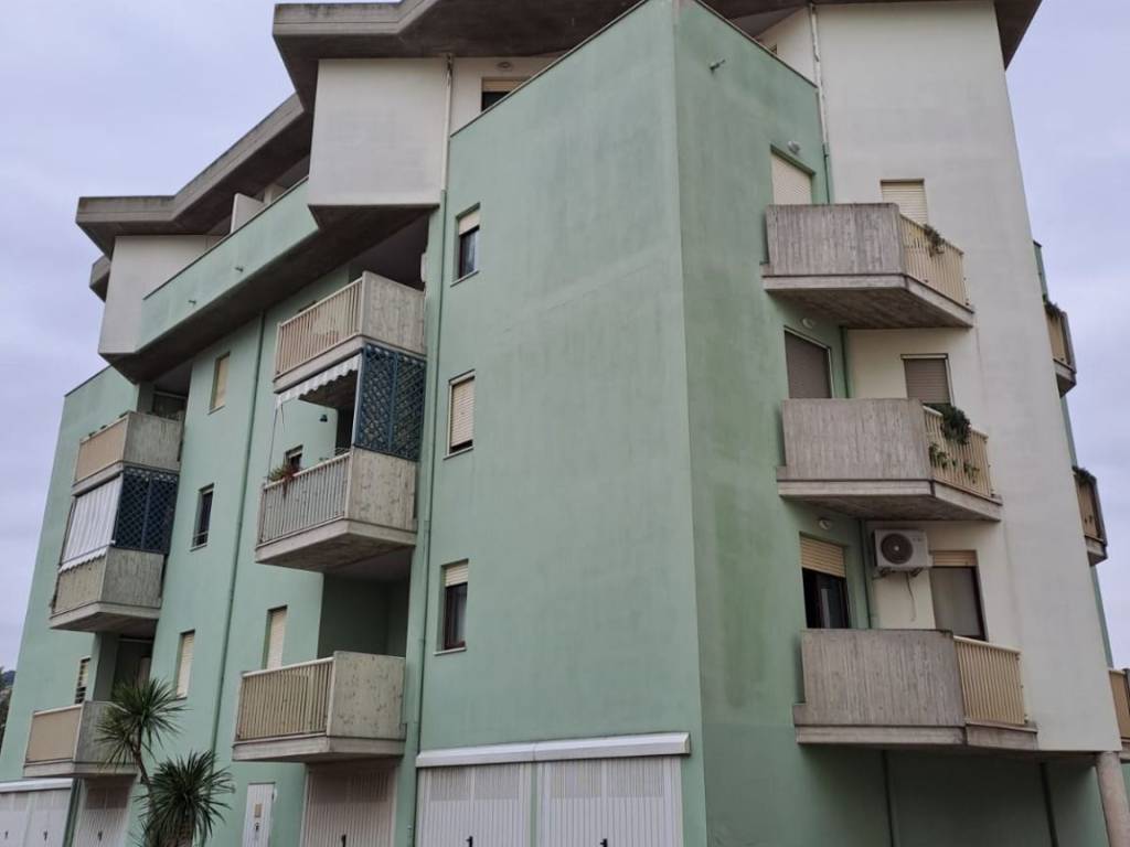 appartamento in vendita a Montesilvano in zona Villa Carmine