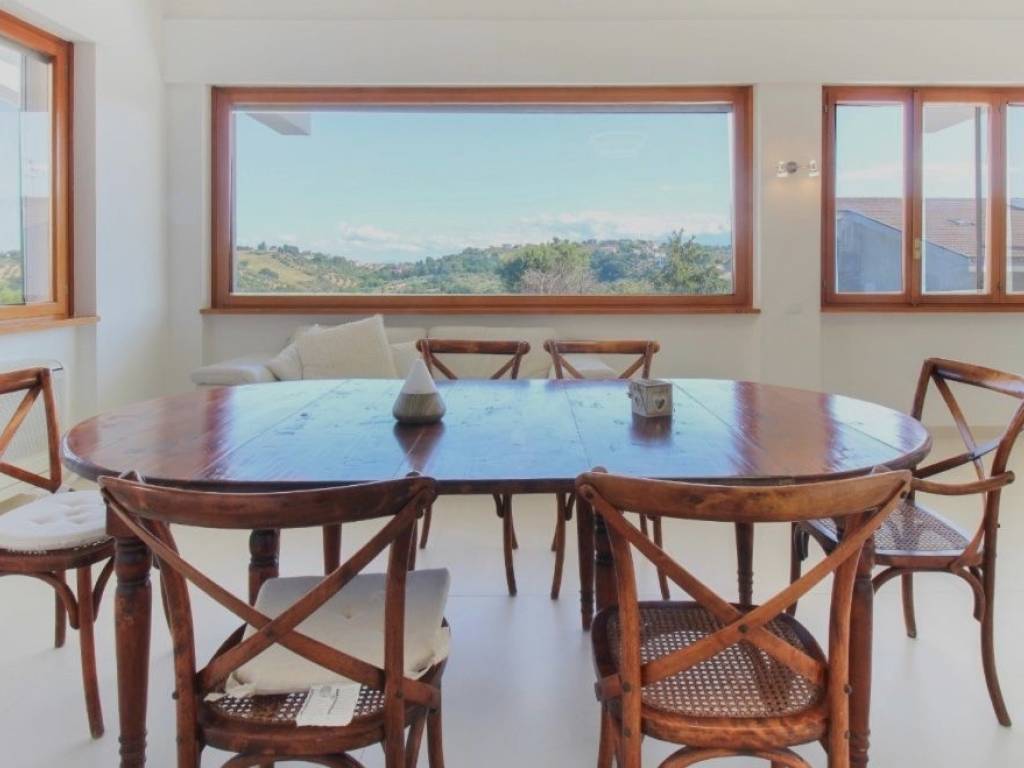 appartamento in vendita a Montesilvano in zona Montesilvano Colle