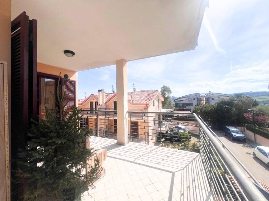 appartamento in vendita a Montesilvano in zona Montesilvano Colle