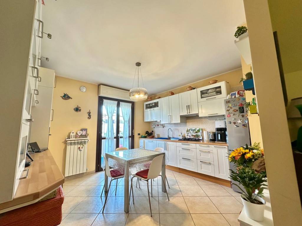 appartamento in vendita a Montesilvano in zona Villa Carmine