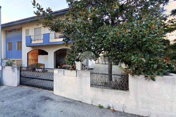 casa indipendente in vendita a Montesilvano in zona Montesilvano Marina