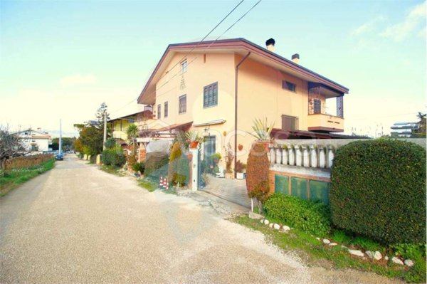 casa indipendente in vendita a Montesilvano in zona Villa Carmine