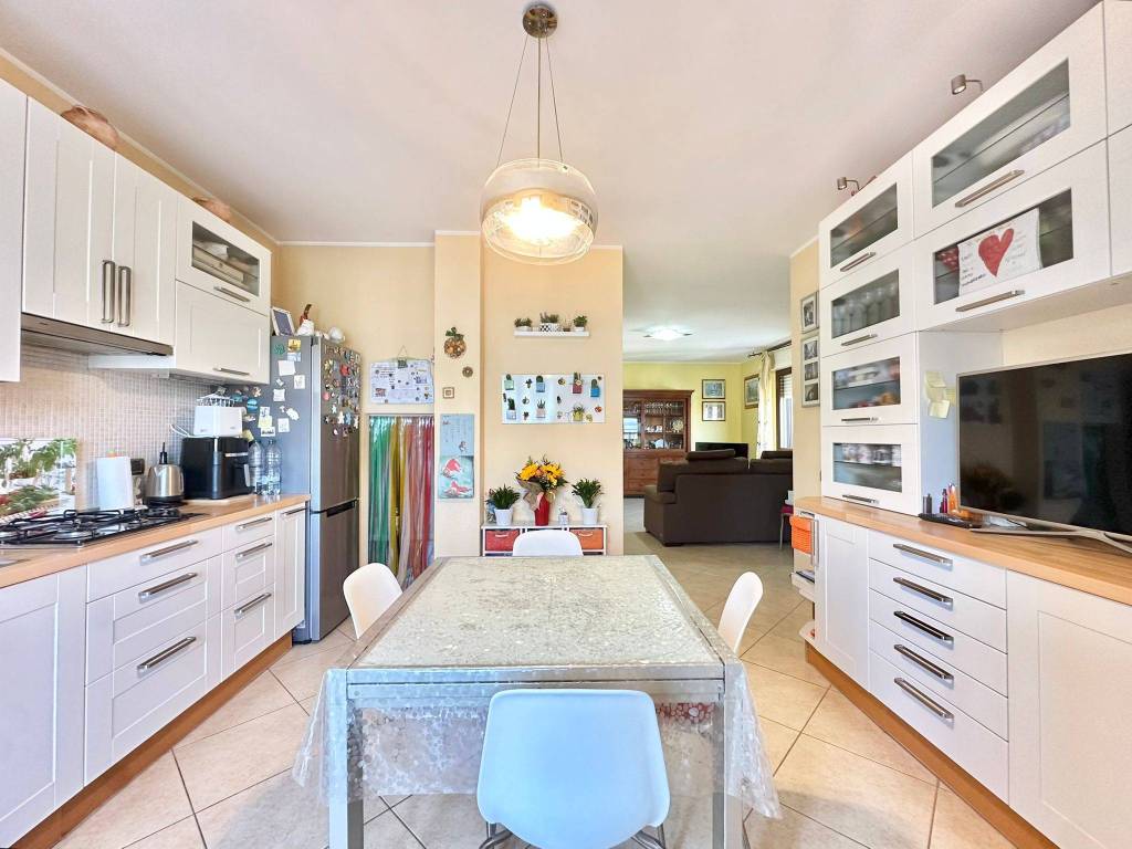 appartamento in vendita a Montesilvano in zona Villa Carmine