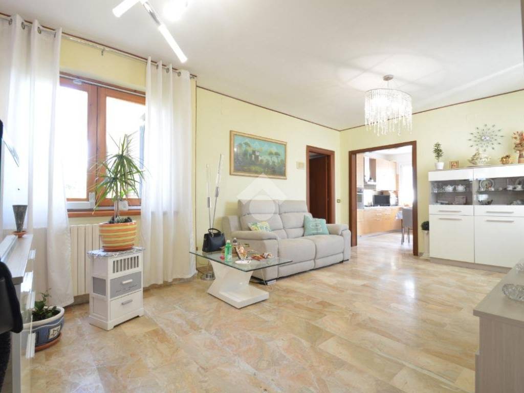 appartamento in vendita a Montesilvano in zona Villa Carmine