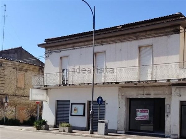locale commerciale in vendita a Montesilvano
