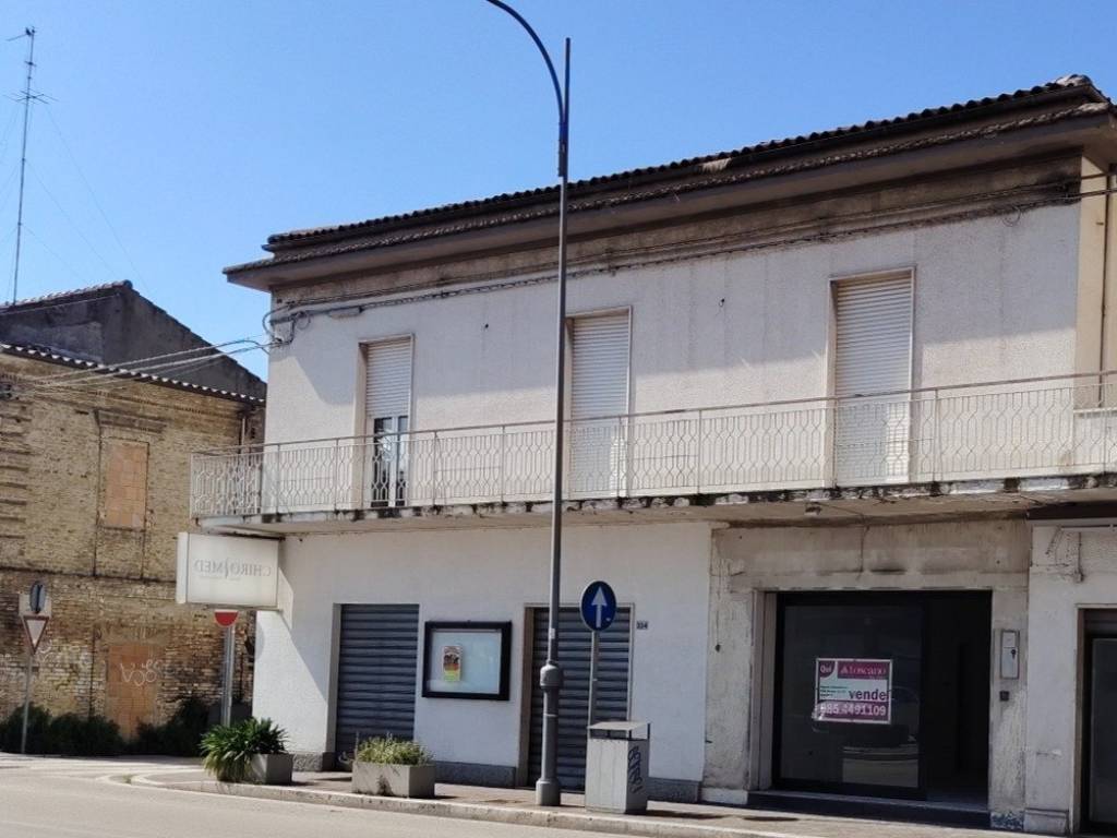 negozio in vendita a Montesilvano