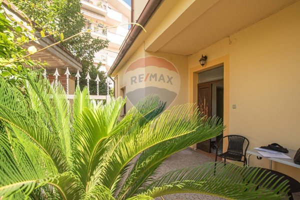 casa indipendente in vendita a Montesilvano