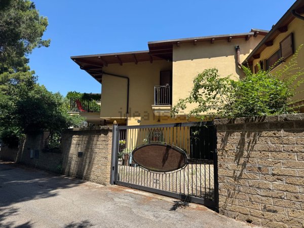 casa indipendente in vendita a Montesilvano