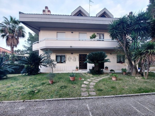 casa indipendente in vendita a Montesilvano