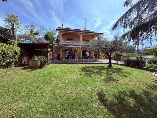 casa indipendente in vendita a Montesilvano