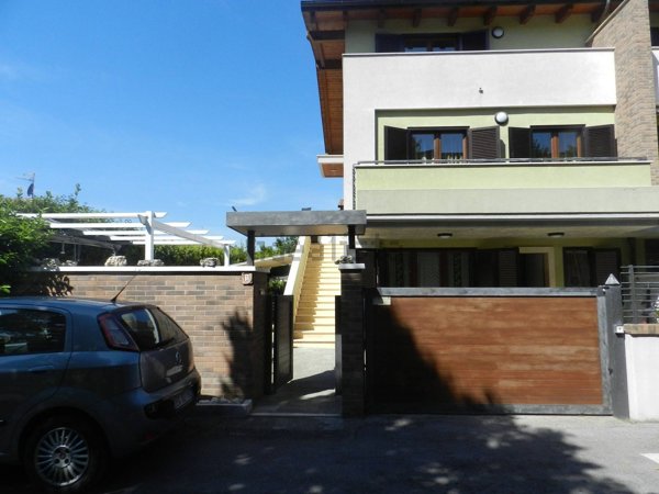 casa indipendente in vendita a Montesilvano