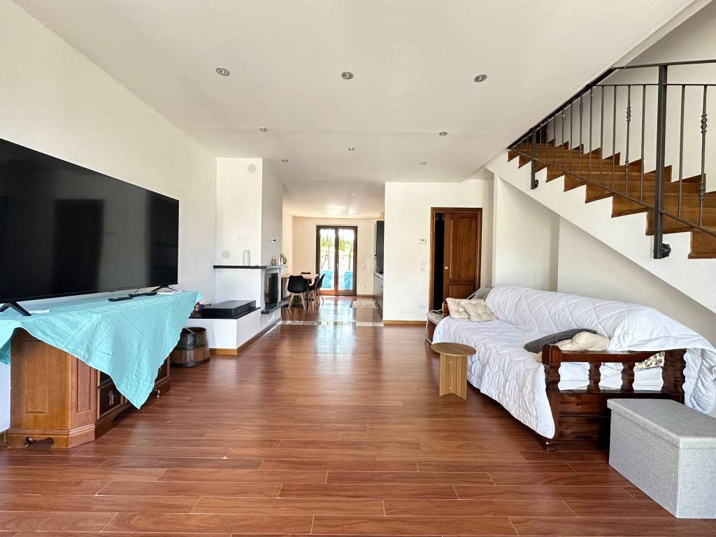 casa indipendente in vendita a Montesilvano in zona Montesilvano Colle