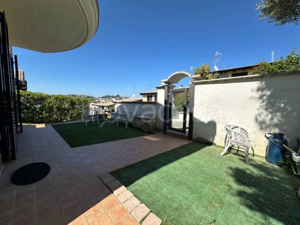 casa indipendente in vendita a Montesilvano in zona Montesilvano Colle