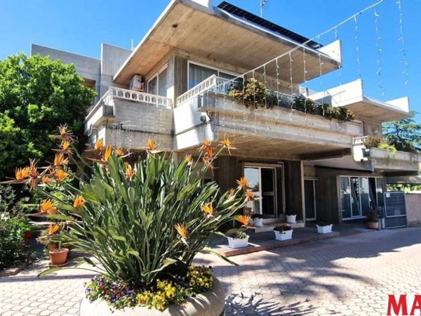 casa indipendente in vendita a Montesilvano