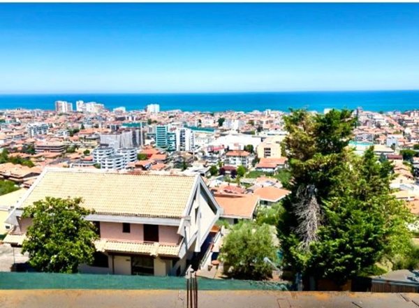 casa indipendente in vendita a Montesilvano